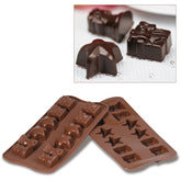 <img src="https://cdn.shopify.com/s/files/1/0084/6109/0875/products/SCG06_1.jpg?v=1571503782" alt="Silikomart SCG06 Christmas Chocolate Mold">